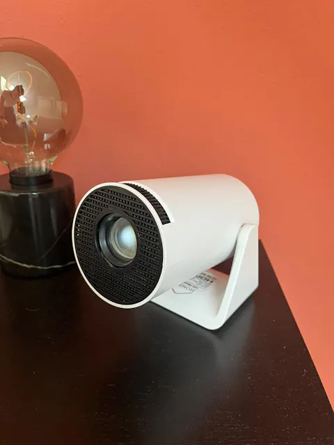 Homezie® Beamer | SPRING SALE | Gratis Lens cover | Streamen vanaf je iPhone of Android telefoon | WiFi, HDMI, Bluetooth | 4K support | Projector