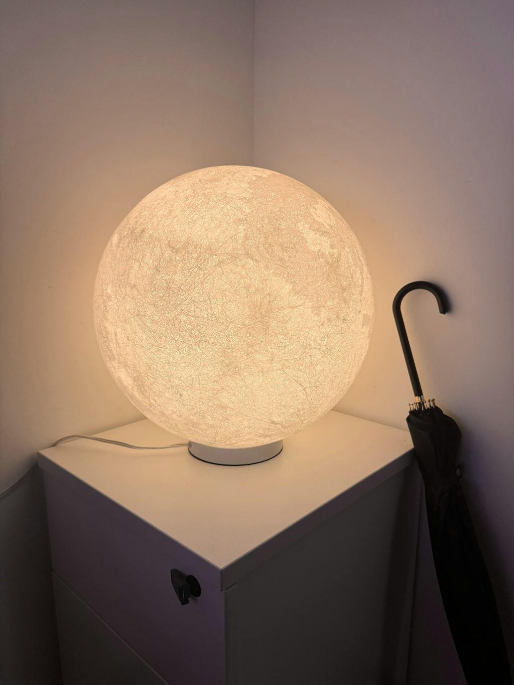Moon 16.3" Lamp