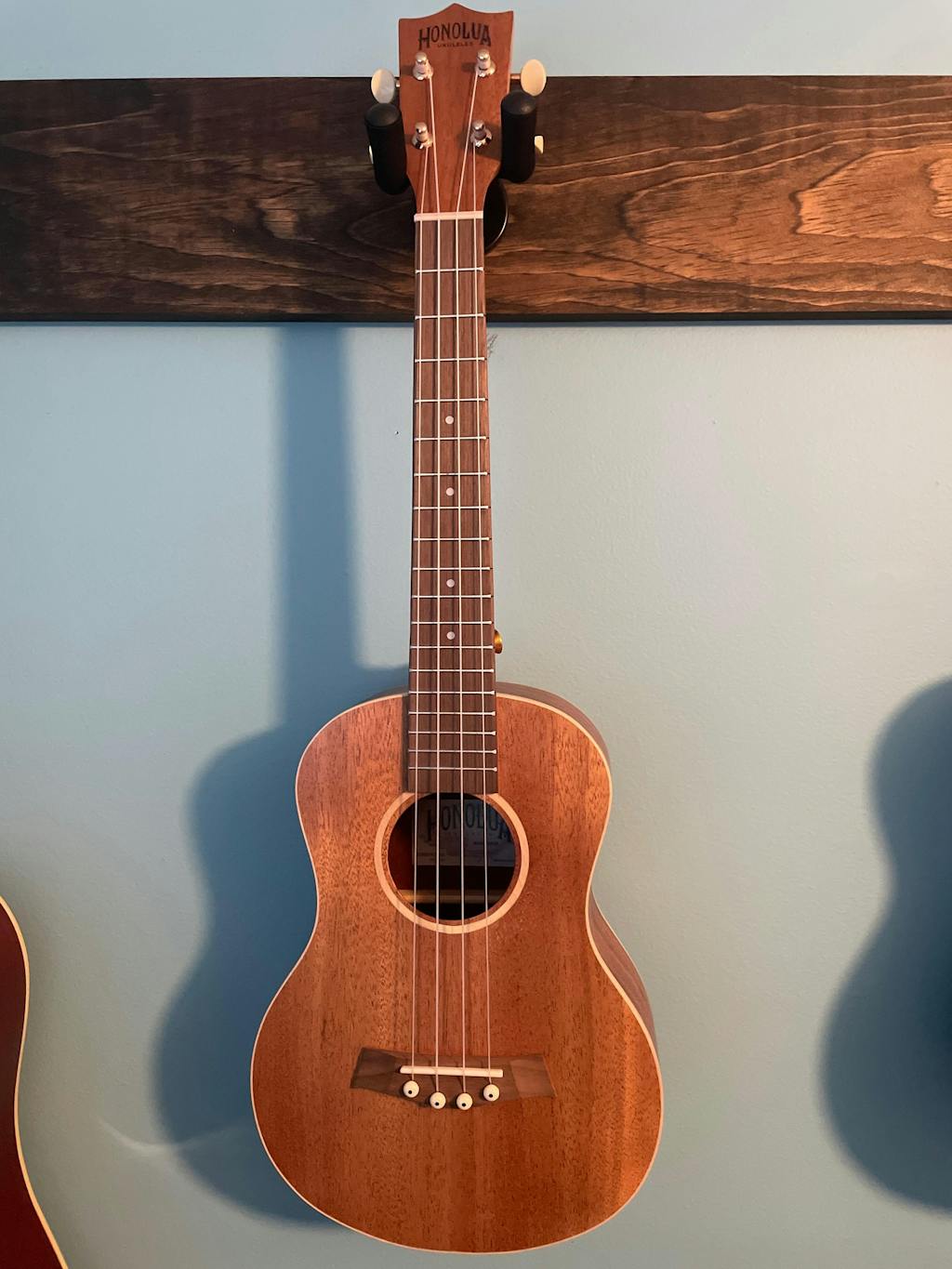 Mano Solid Top Tenor Ukulele