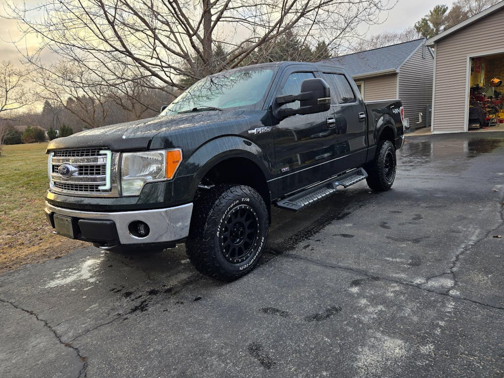 Nerf Side Step for 2009-2014 Ford F-150 SuperCrew - Hooke Road