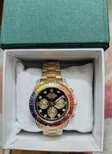 Dual Color Men Watch With Stainless Steel Strap & Black Dial