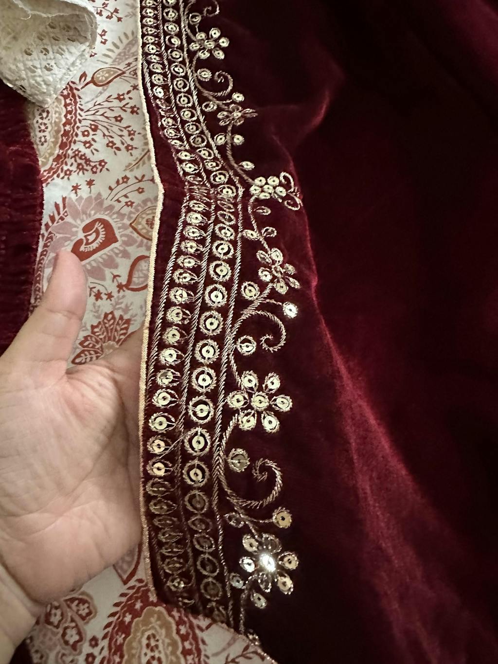 HOC Velvet Zari Embroidered With Sequins Women's Solid 3 PC Kurta Set-Maroon