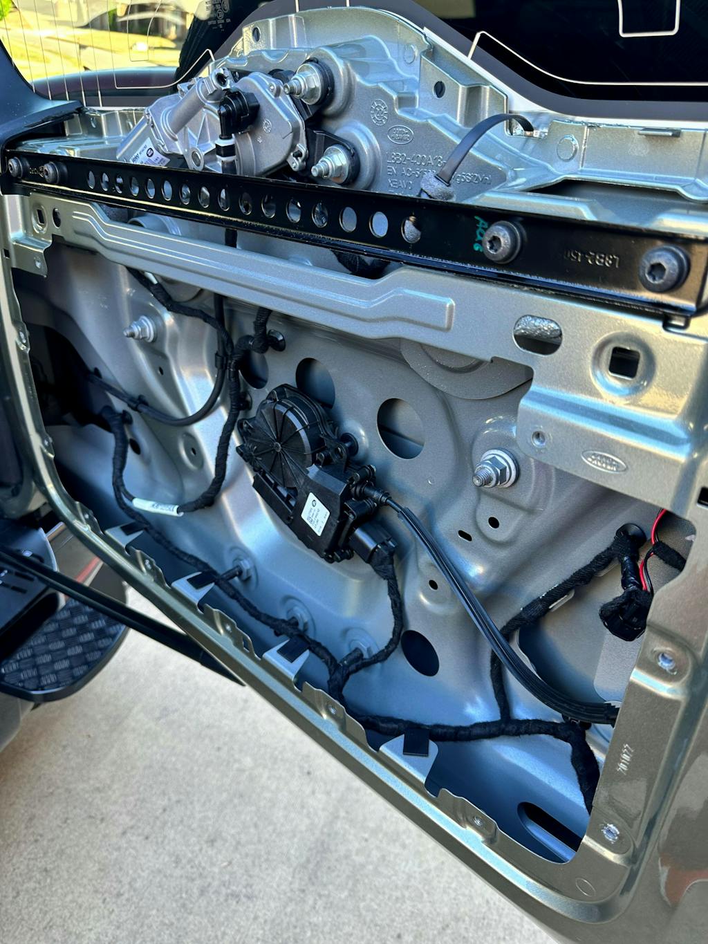 Soft Close Tailgate Retrofit Hunters Prestige