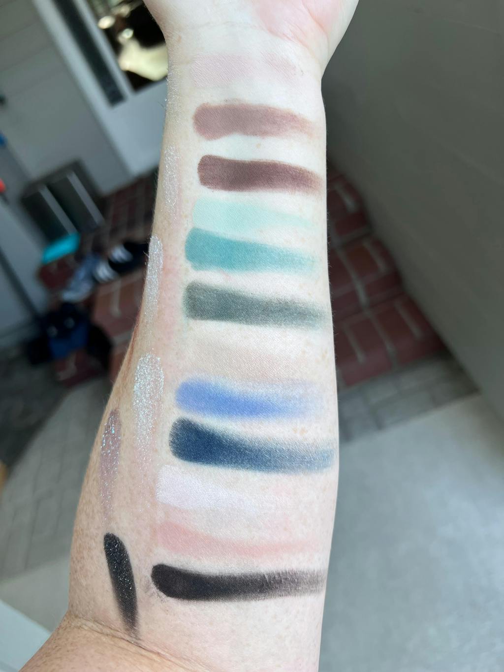 Timeless Tones eyeshadow palette - GLAMINATRIX COSMETICS – I FEEL