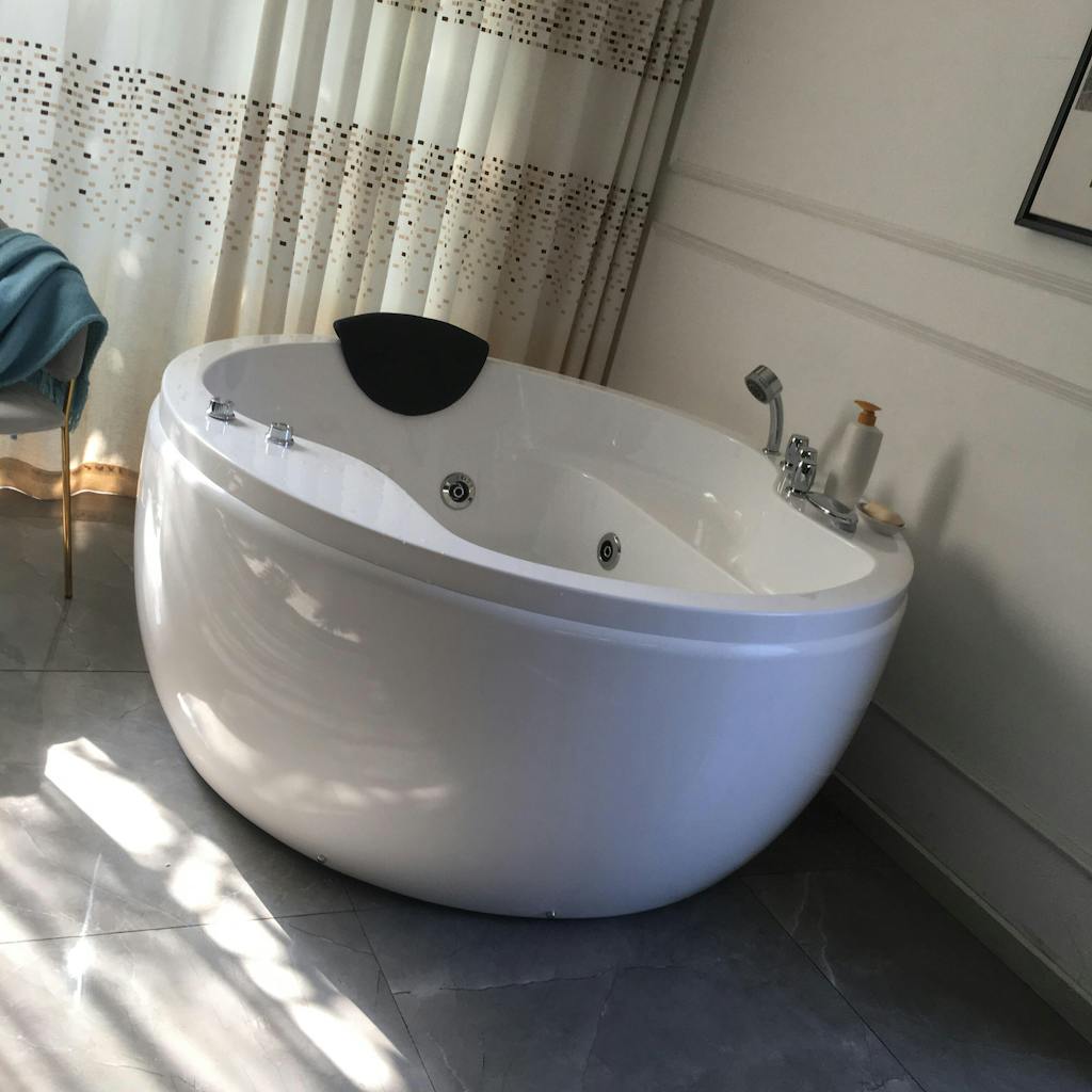 Enjoy the Perfect Soak with a WellDesigned Round Jetted Tub ibathtub