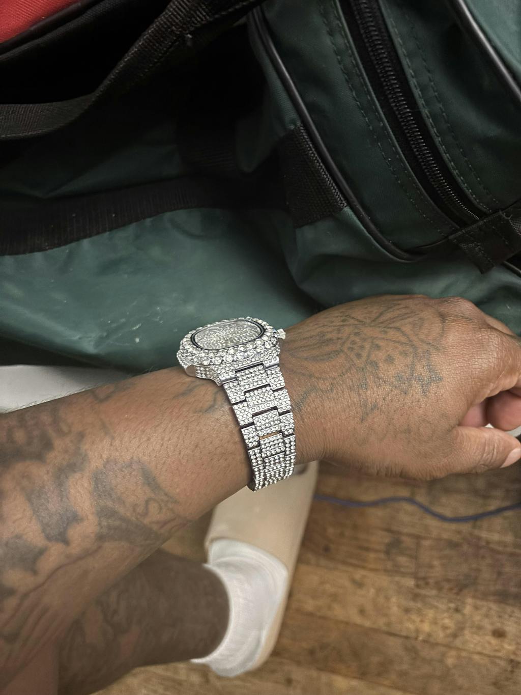 VVS Full Ice Date Special Minute Hand Iced Out Diamond Watch