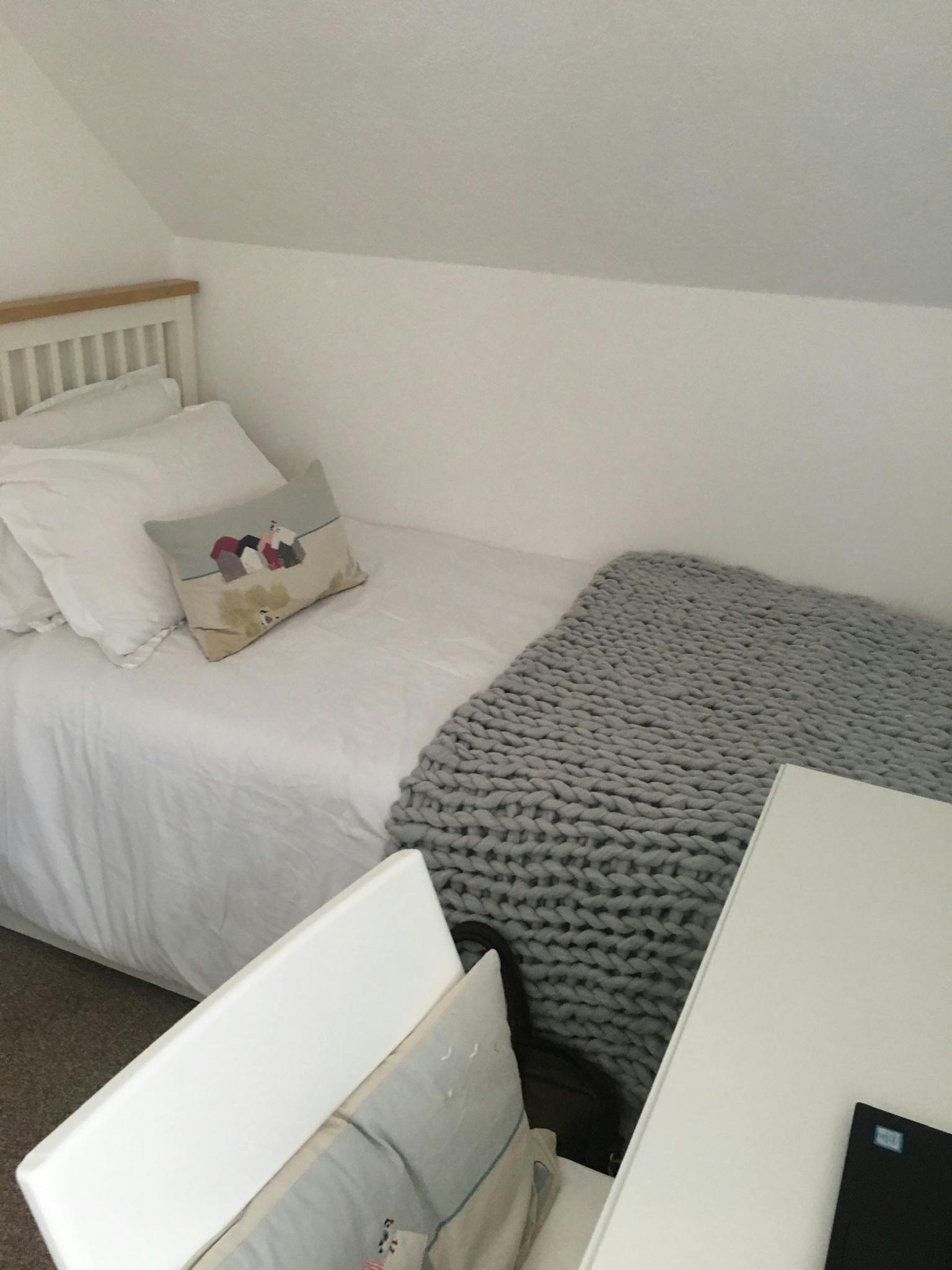 Chunky Cable Knit Throw Grey 120cm x 150cm Ideal