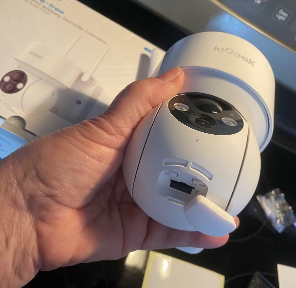 ieGeek DQ201 3MP Outdoor Wireless Security Cameras with Battery