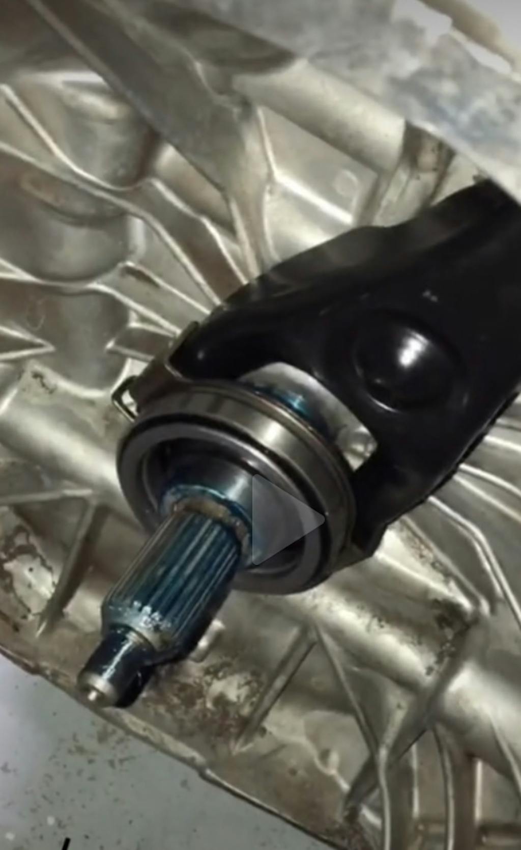 PDM TSK3 Snout Throwout Bearing and Sleeve Repair Kit Subaru WRX / Leg