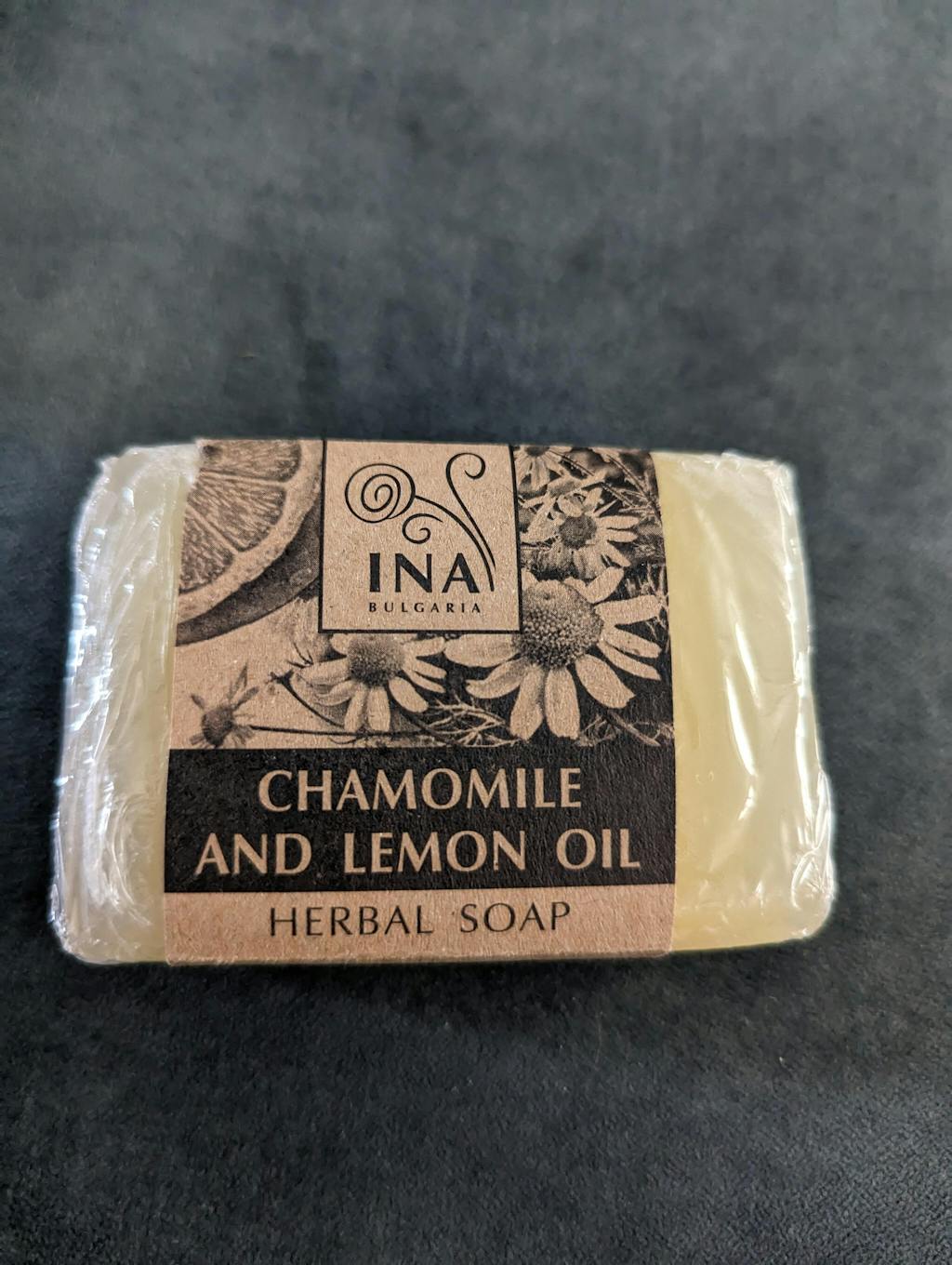 Natuurlijke kruidenzeep met Kamille- en Citroenolie - kalmerend effect