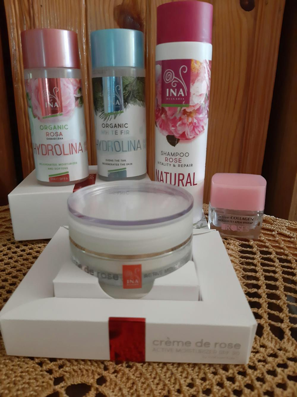 Crème de rose - Krem nawilżający do twarzy z SPF30 - silnie wzbogacony Organicznym Eterycznym Olejkiem z Róży
