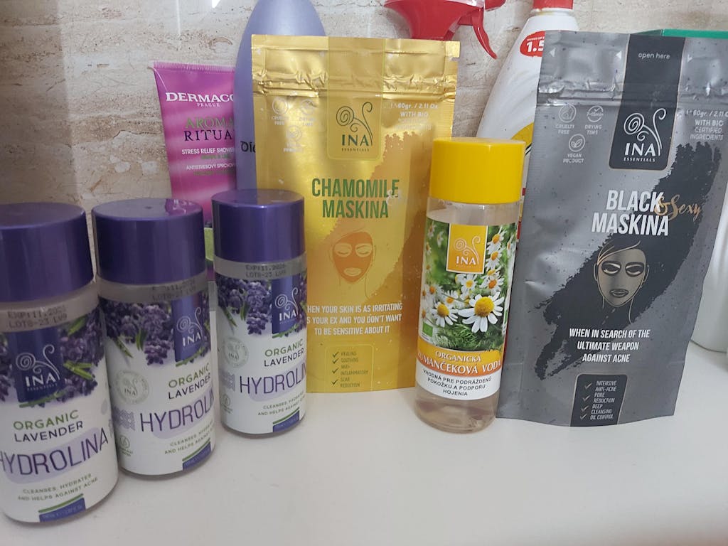 Levanduľová Hydrolina na akné - Kúpte 2, získajte 1 zdarma