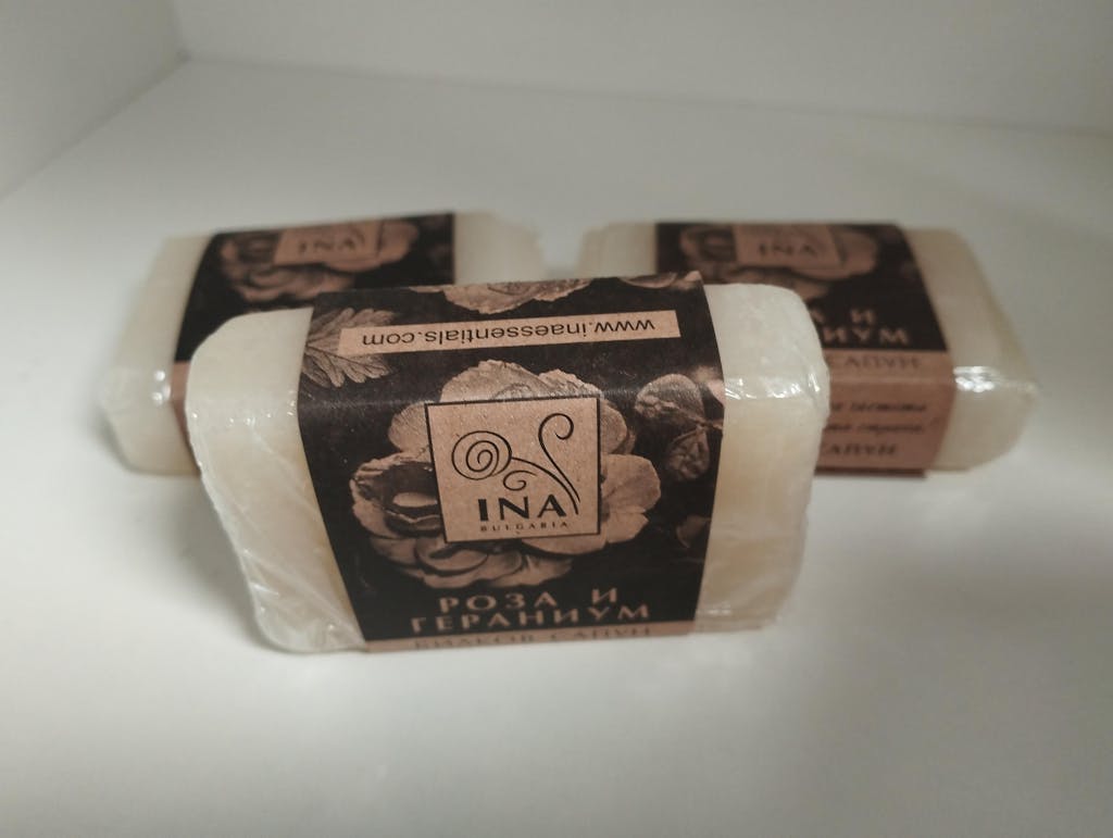 Prírodné Bylinné Mydlo s Olejom z Ruže Damascénskej a Gerániom - vyživujúci účinok