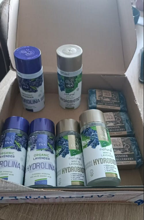 Ακμή RoutINA™ - λύση που διαρκεί για την Ακμή και τα Mαύρα στίγματα