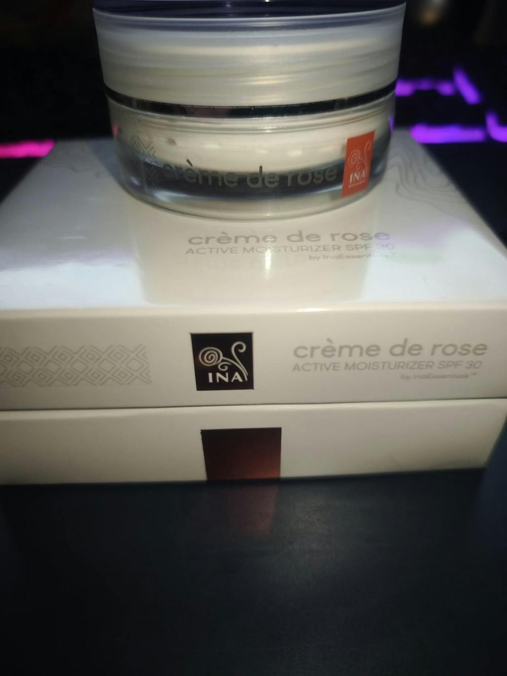 Crème de rose - Ενυδατική Κρέμα Προσώπου με SPF30 - εμπλουτισμένη με Οργανικό αιθέριο έλαιο Τριαντάφυλλου