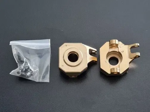 AXspeed 2 Pezzi In Ottone Per Sterzo Anteriore – Nocche Per Axial SCX10 II 90046 – Ricambio RC Crawler – Colore Oro, Metallo Pesante