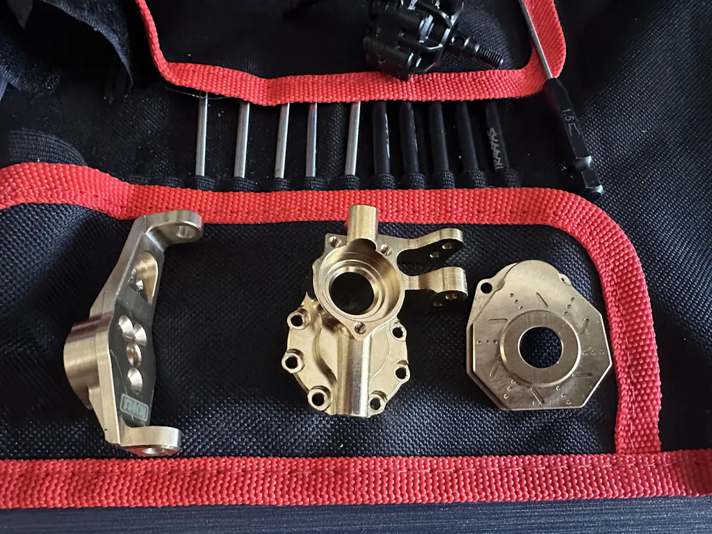 INJORA 41g/pcs Brass Outer Portal Drive Housing #8251 for TRX-4 TRX-6