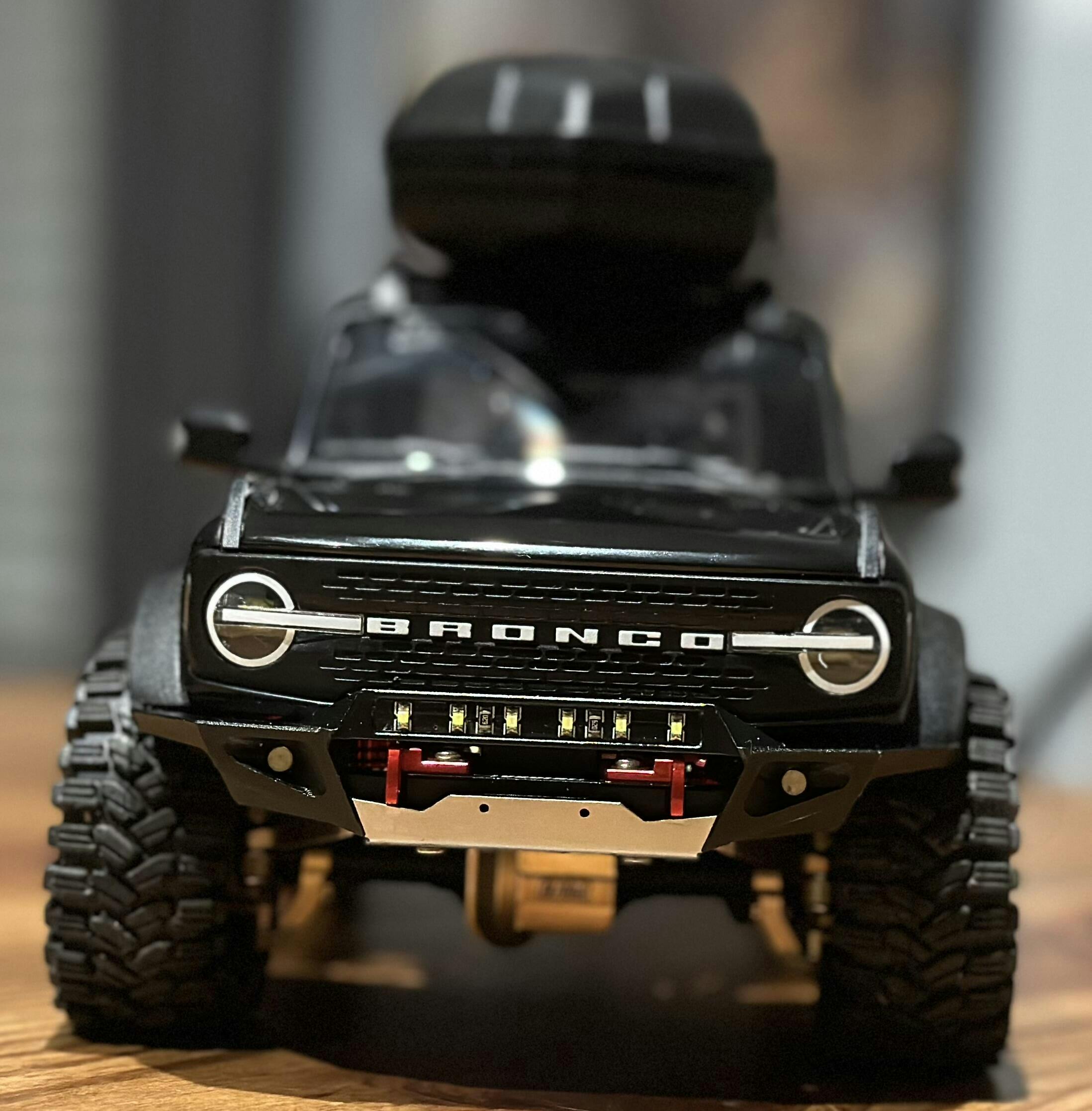 INJORA CNC Aluminum Bumper with Light Bar for 1/18 TRX4M Bronco (4M-85