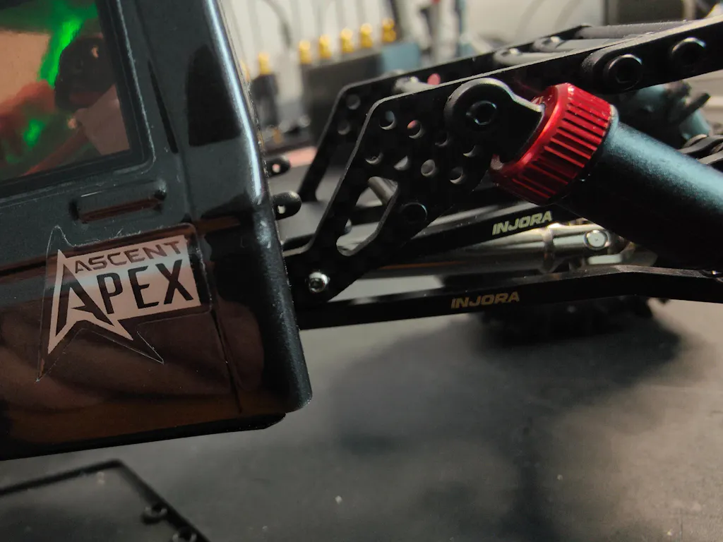 INJORA Piastra di Protezione (Skid Plate) in Ottone con