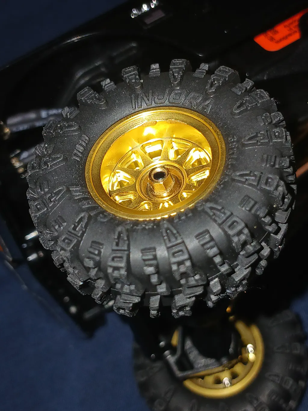 4 Ruote In Ottone INJORA D19 0.7 Beadlock Per Axial SCX24, Diametro 19 Mm, Larghezza 10,8 Mm, Peso 15,1 G Cad., Offset -1.5 Mm, Con Cacciavite Torx, Per Scaler Da 1/30