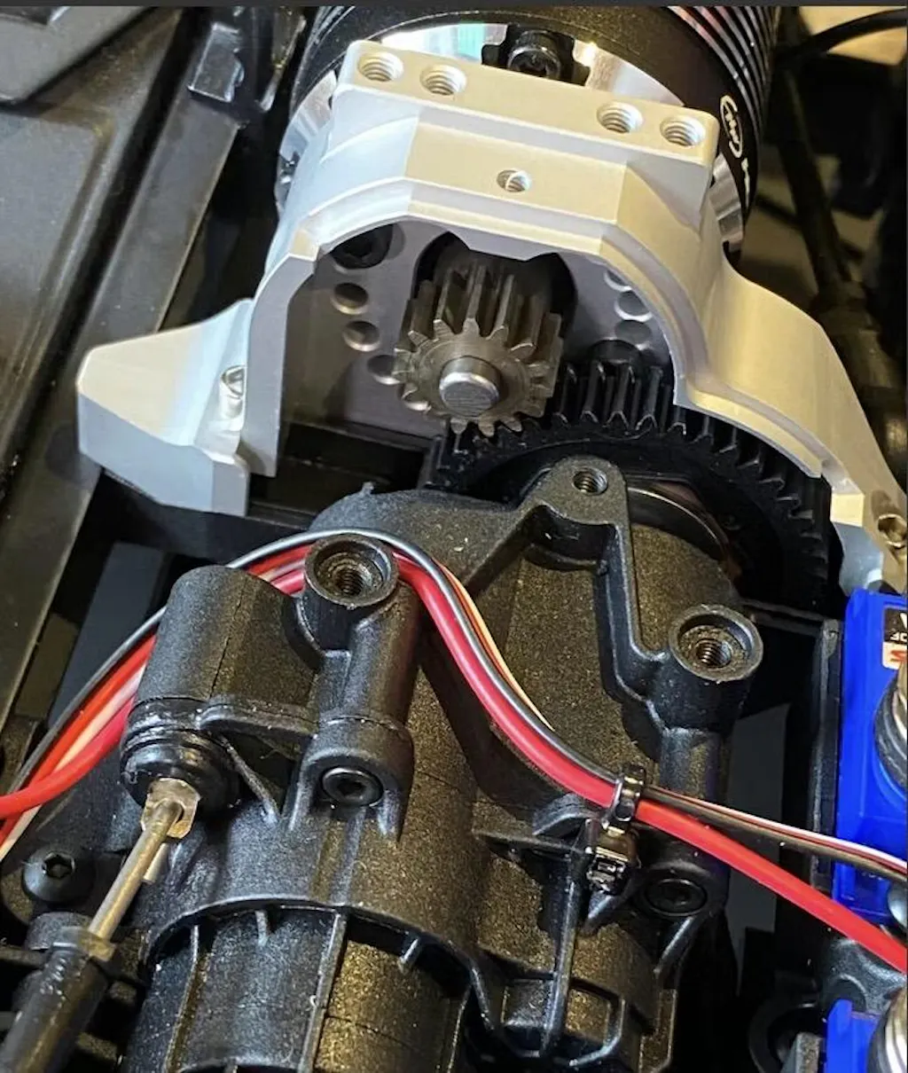 Dissipatore In Alluminio Con Ventola Per Motore 35mm – Blu – Adatto Per TRX-4 E TRX-6