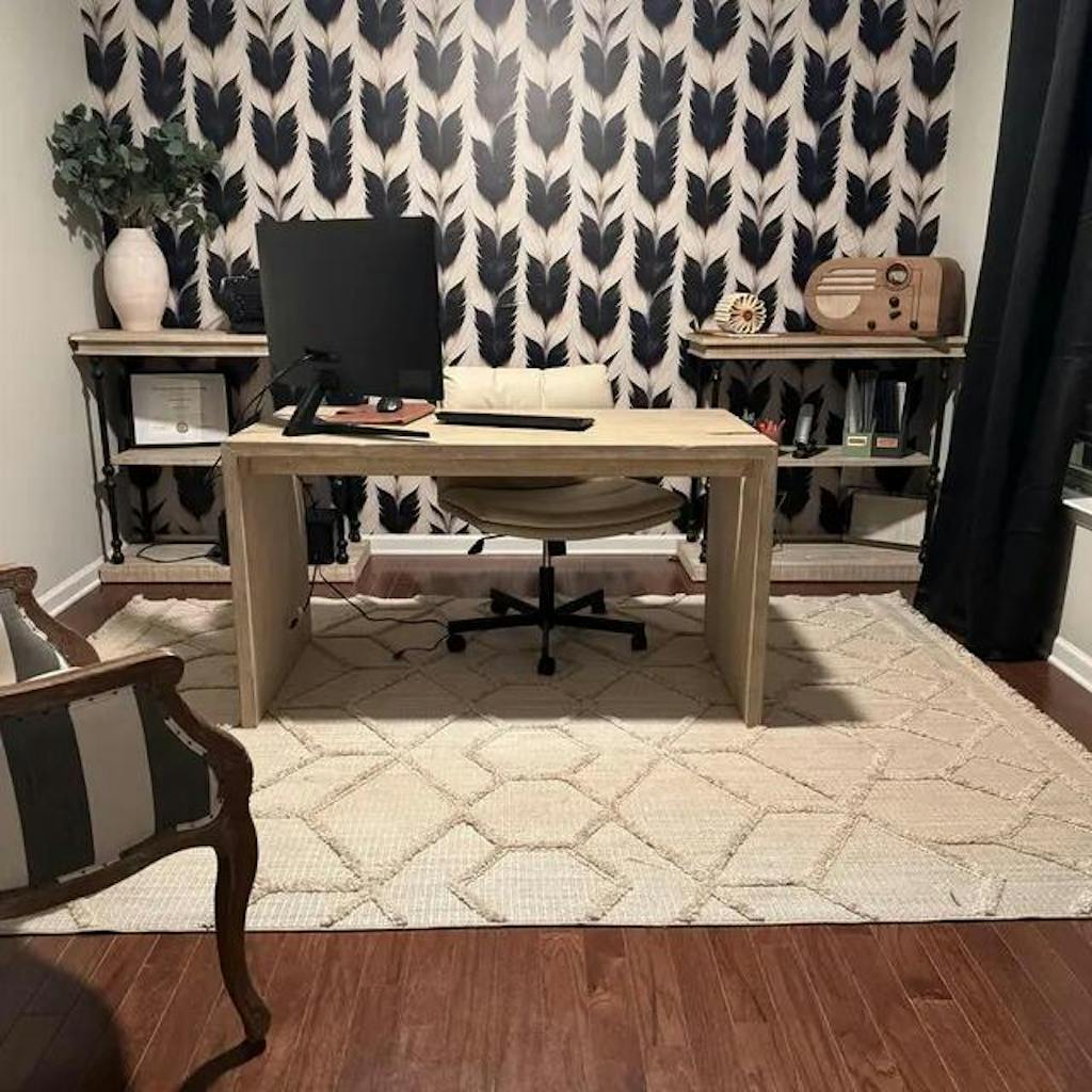 Elegant Feathers | Beige