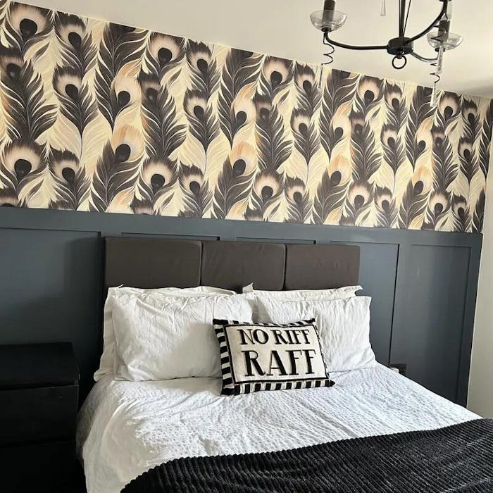 Elegant Peacock Feathers Wallpaper