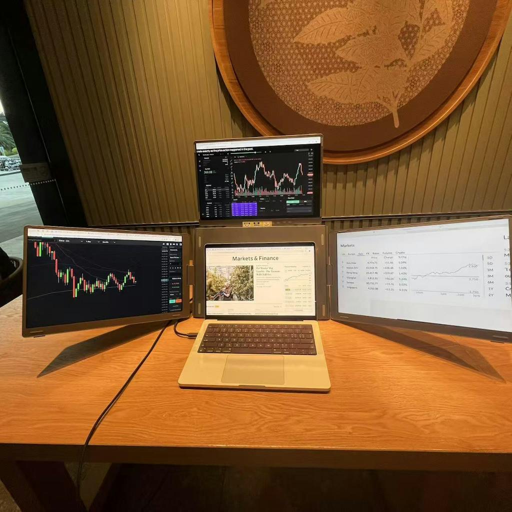 MagHub Quad 16" Portable Screen Extender