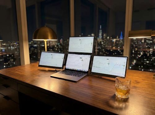 MagHub Quad 16" Portable Screen Extender