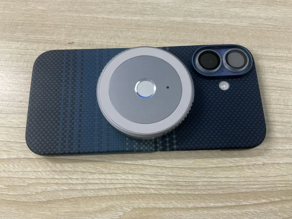 MagHub Go- 3-in-1 Portable SSD Enclosure and USB-C Hub with Fingerprint Encryption