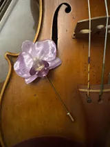 Aretes Mini Orquídea Lila y Zirconia