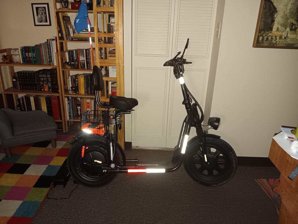 iScooter F7 Electric Scooter 1000W with Seat 28 MPH & 45 Miles