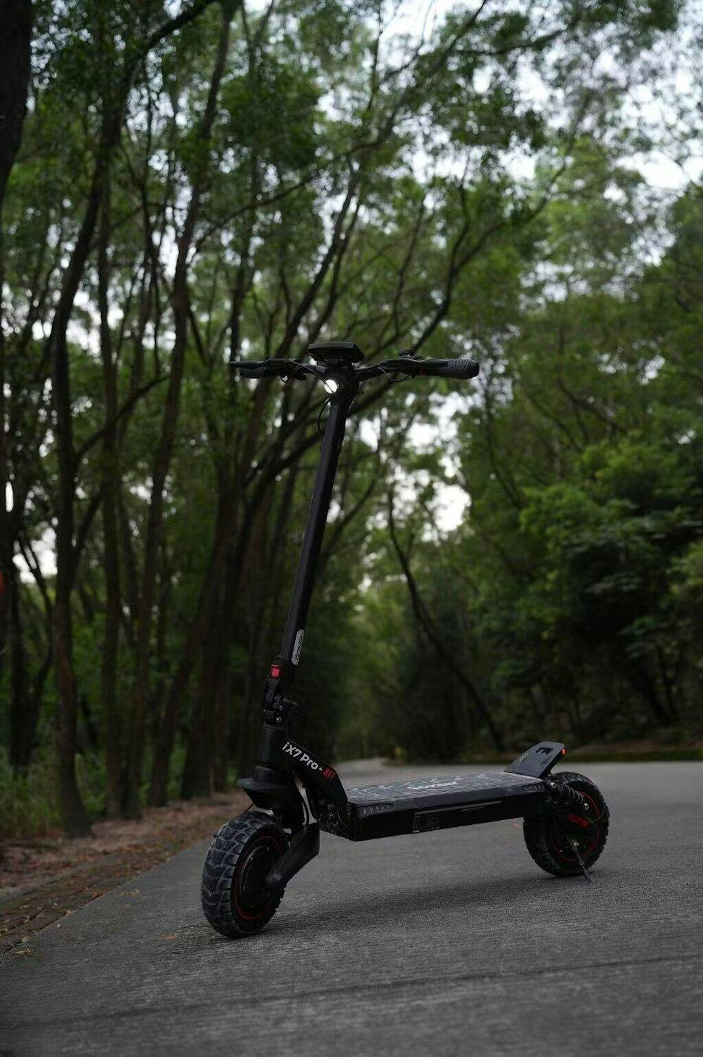 iScooter iX7 Pro 2000W Off-road Electric Scooter