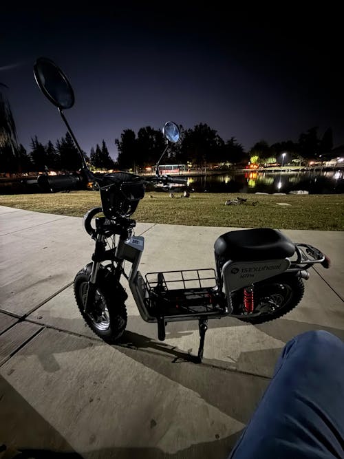 isinwheel H7Pro 1200W High-End Commuting Electric Scooter with Seat