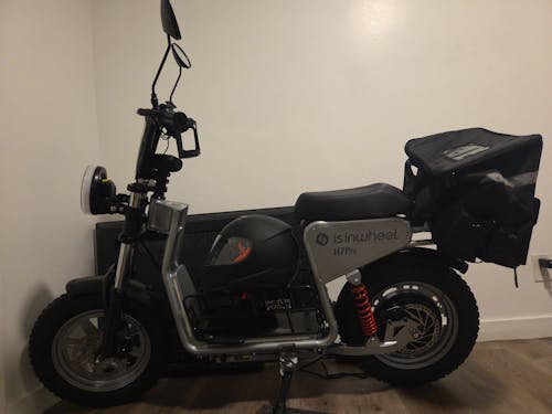 isinwheel H7Pro 1200W High-End Commuting Electric Scooter with Seat