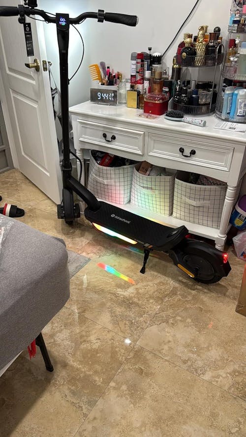 S Nova Commuting Electric Scooter