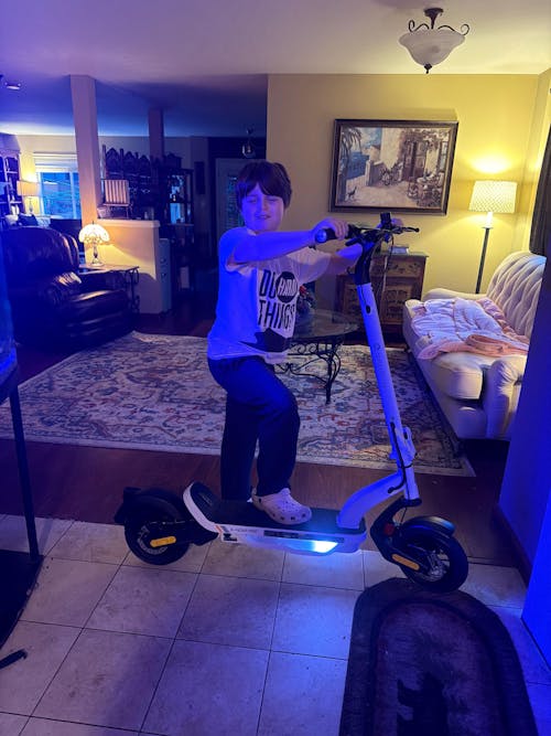 S Nova Pro Commuting Electric Scooter