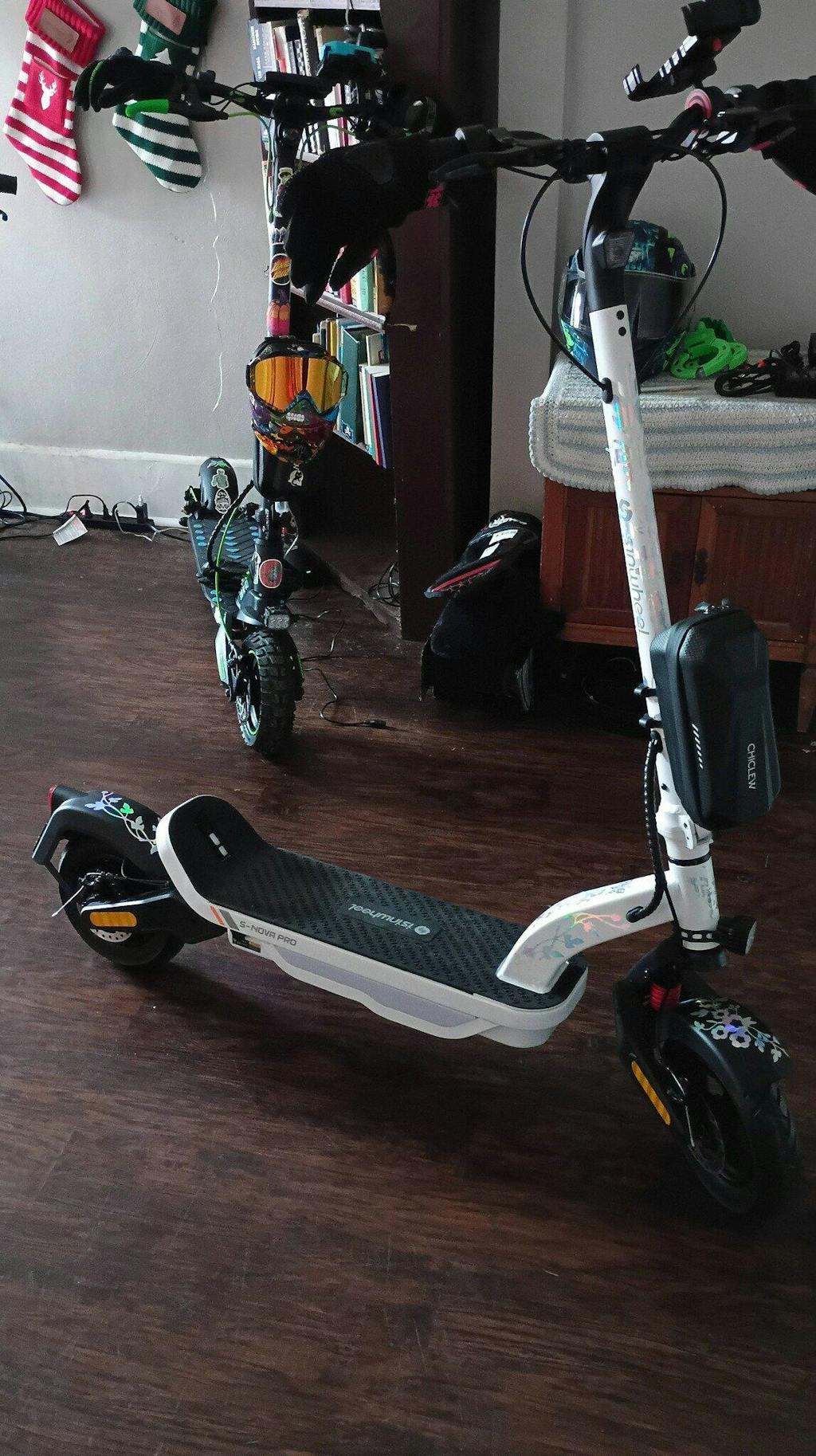 S Nova Pro Commuting Electric Scooter