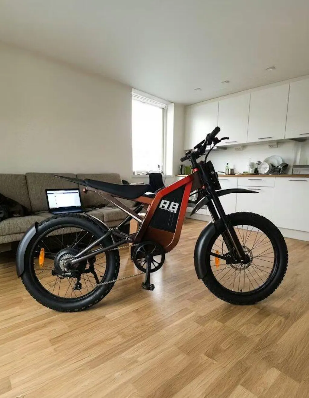 isinwheel R8 3000W Electric Dirt Bike