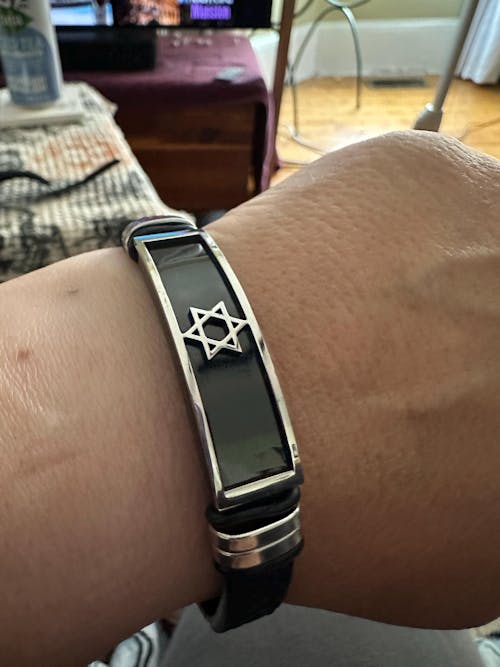 צמיד לגבר "יברכך ה וישמרך" (19ס"מ+הארכה) מסטיל מושחר עם רצועת עור