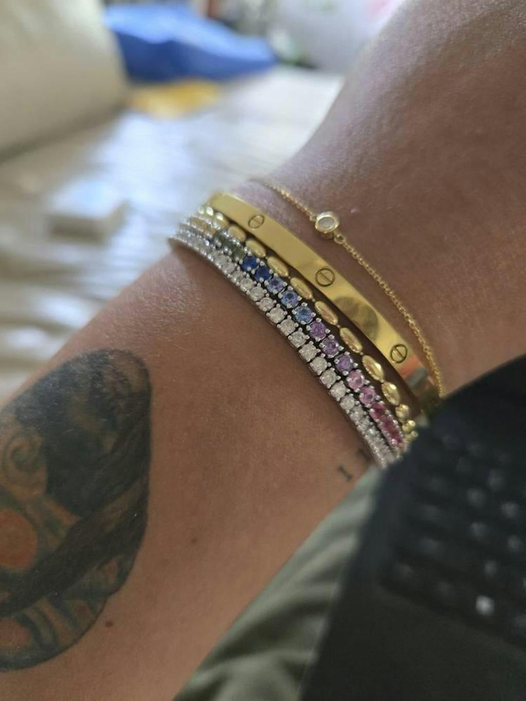 צמיד "טניס" (2.5 מ"מ) מכסף 925 סטרלינג (18 ס"מ) משובצת קריסטלים צבעוניים