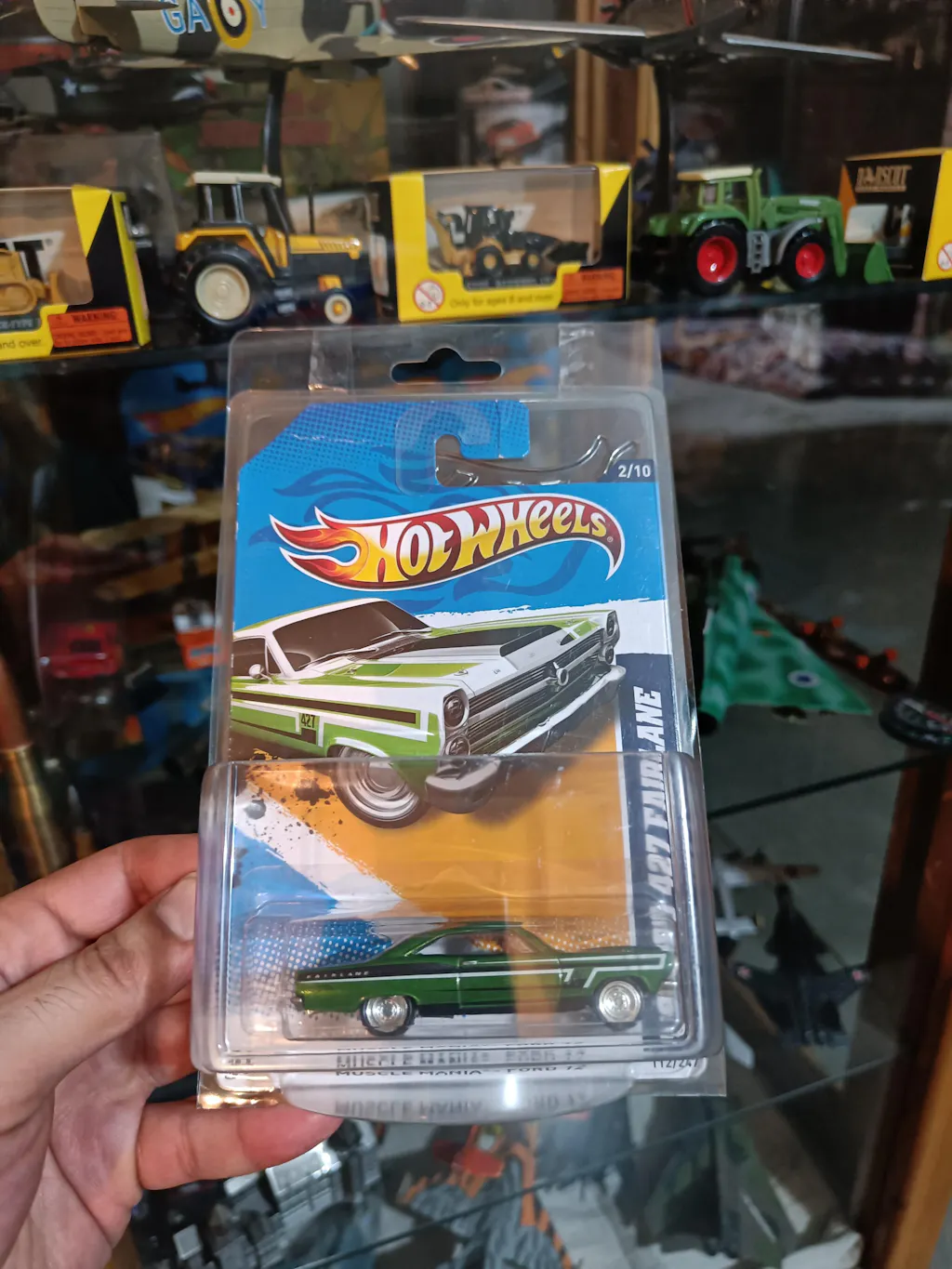 MILD CREASE - SUPER TREASURE HUNT - HOT WHEELS - 66 FORD 427 FAIRLANE