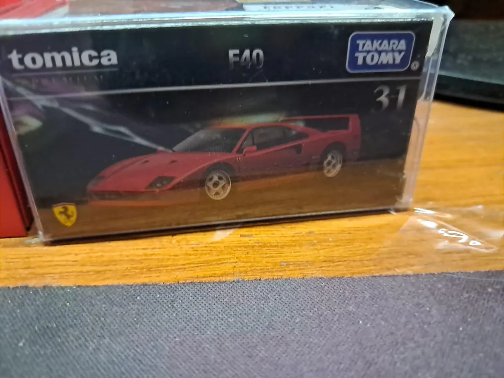 TOMICA PREMIUM - FERRARI F40 - ZX3