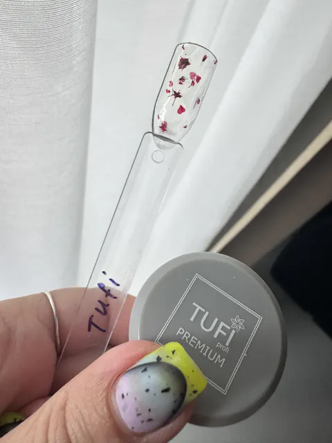 Gel Polish TUFI profi PREMIUM Bloom 06 mit Trockenblumen Gajceria 5ml (0311128)