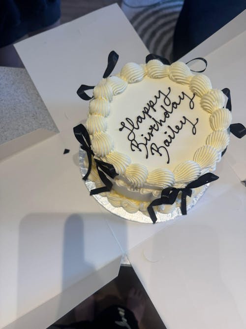 Lambeth Celebration Cake - Ribbon