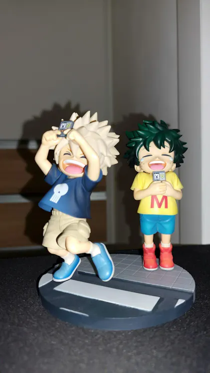 Sveglia Digitale Anime My Hero Academia – 8x8x10 Cm – Con Proiezione, Data E Temperatura – Regalo Per Bambini E Ragazzi – Midoriya, All Might, Bakugo