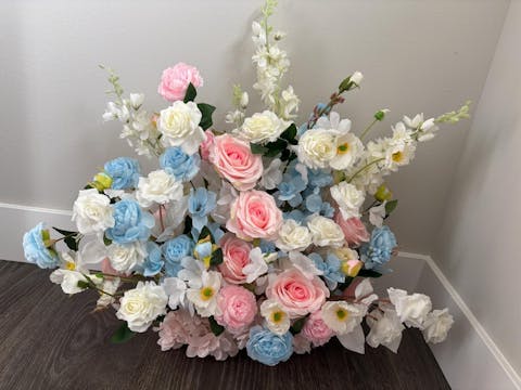 Aisle & Backdrop Flower in White/Blue/Pink