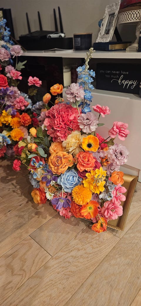 Centerpiece & Aisle in Colorful