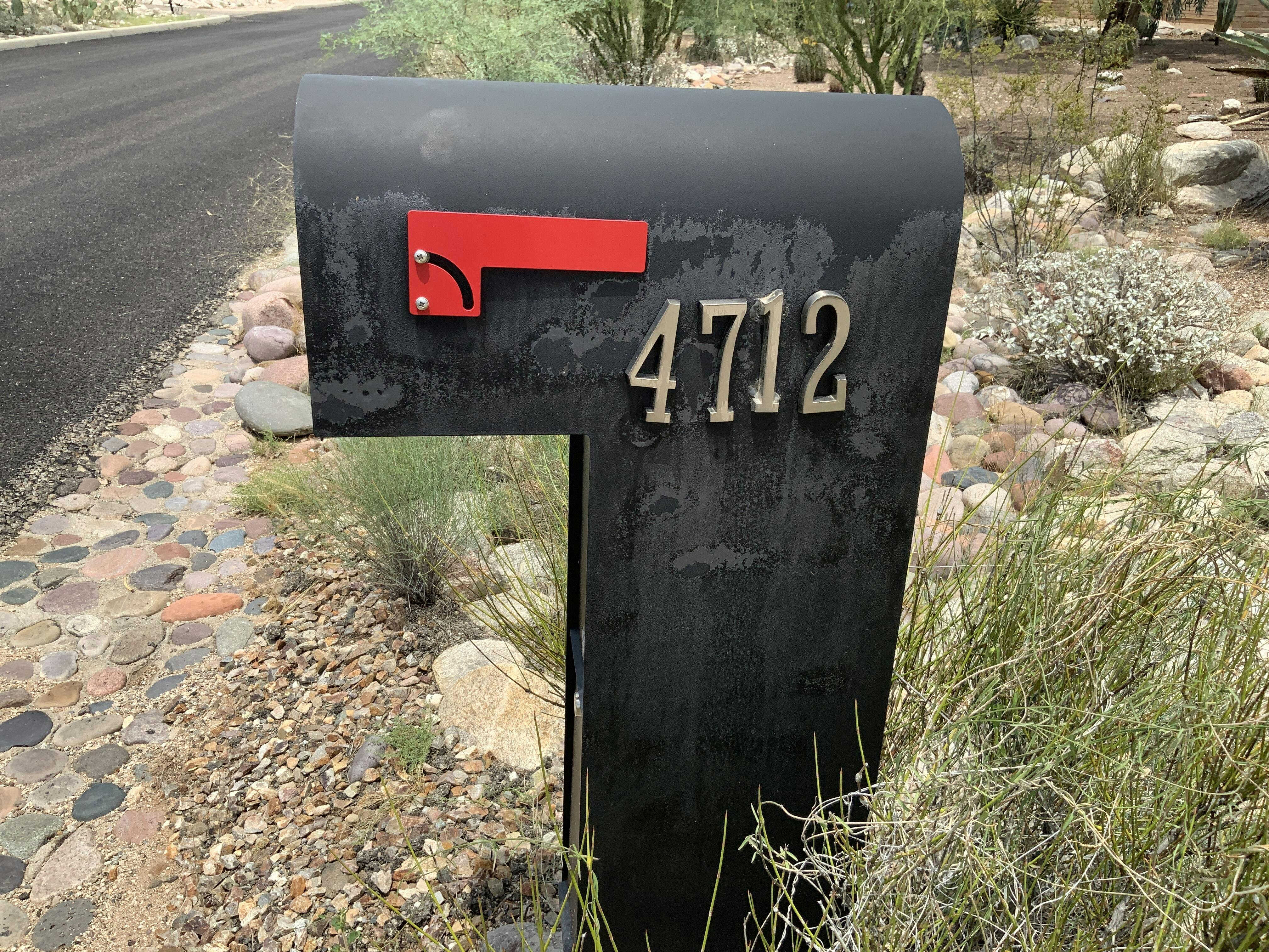 ㉛新品・保証書付 Tony　「孤島の楽園」HC ミクスドメディア アールビバン Double Door Rural Mailbox | Front & Rear Access, Non-Locking