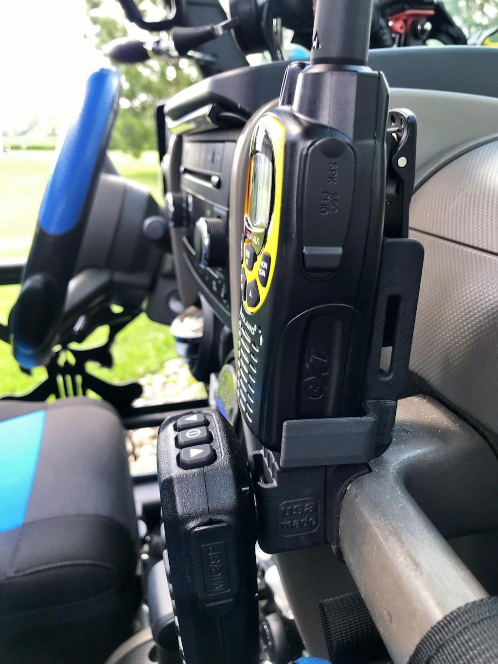 Midland MXT275 GMRS Mic + Midland GXT1000 Radio Holder for Jeep JK 07
